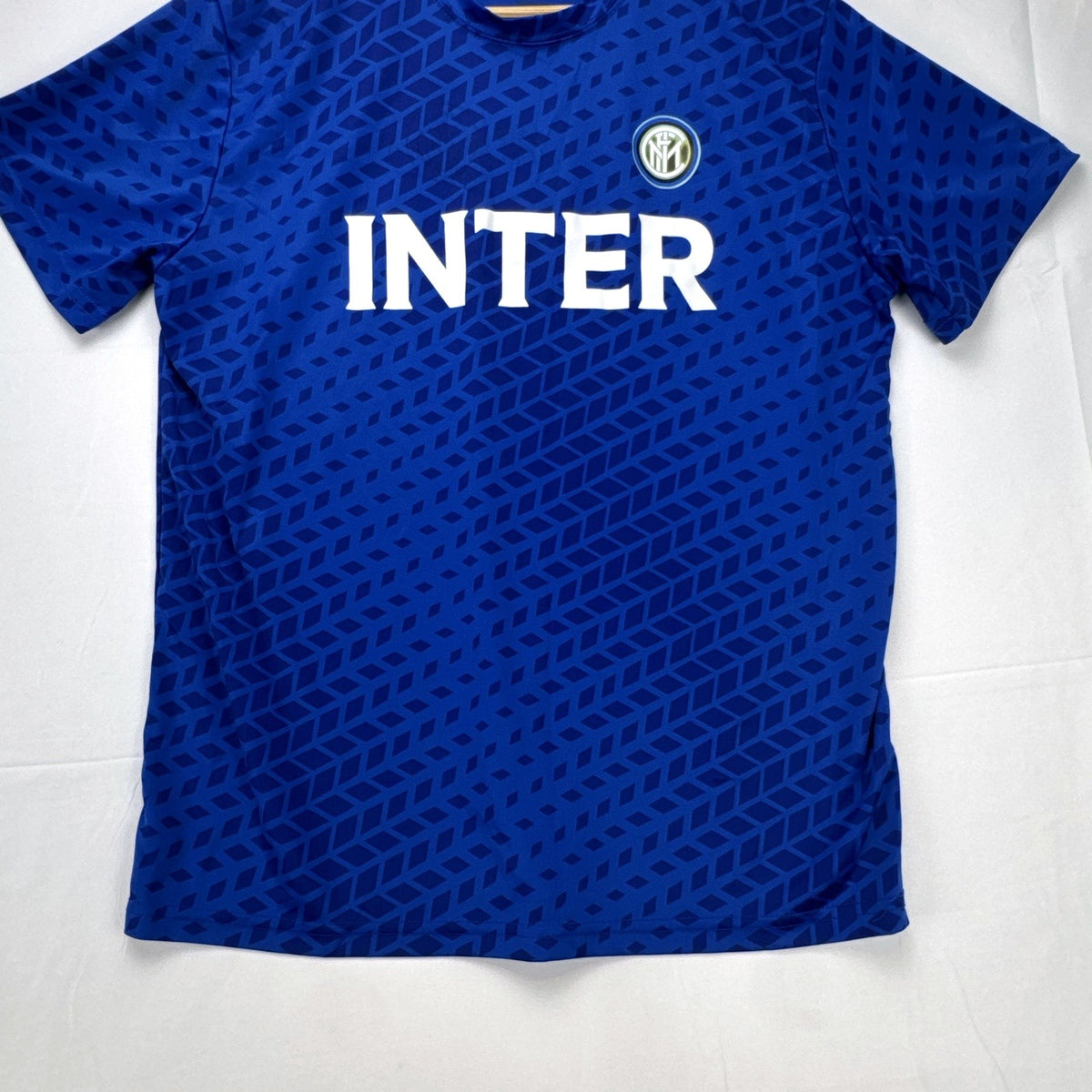 Inter Milan official blue short-sleeve soccer jersey for men, size large with team crest
