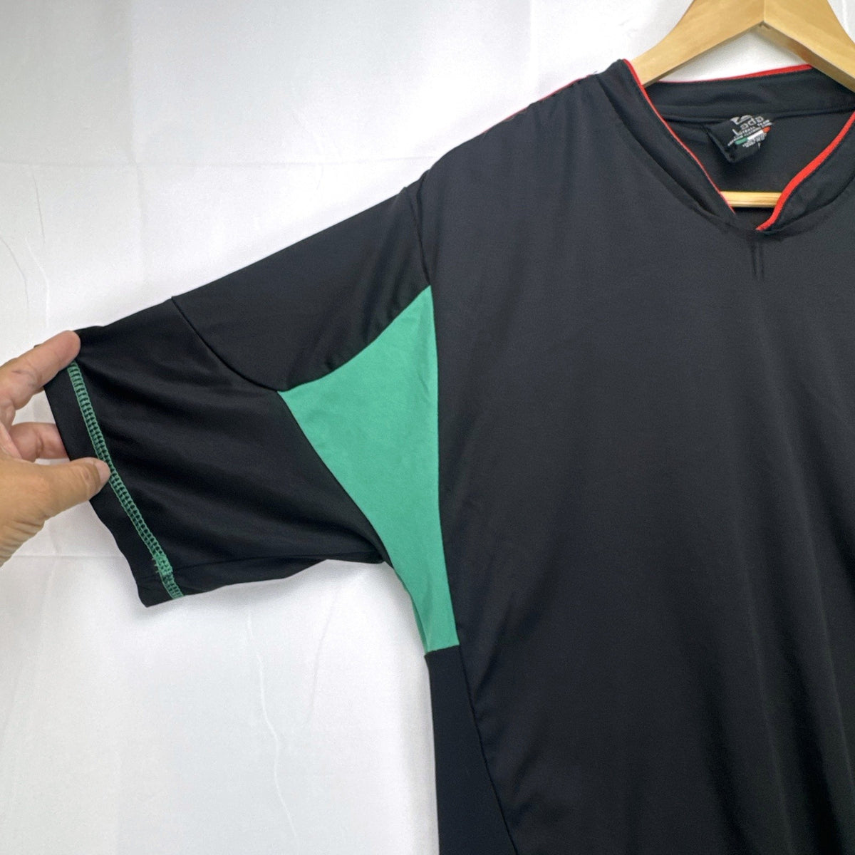 Lada Mexico national team soccer jersey in black and green, men's size large.
