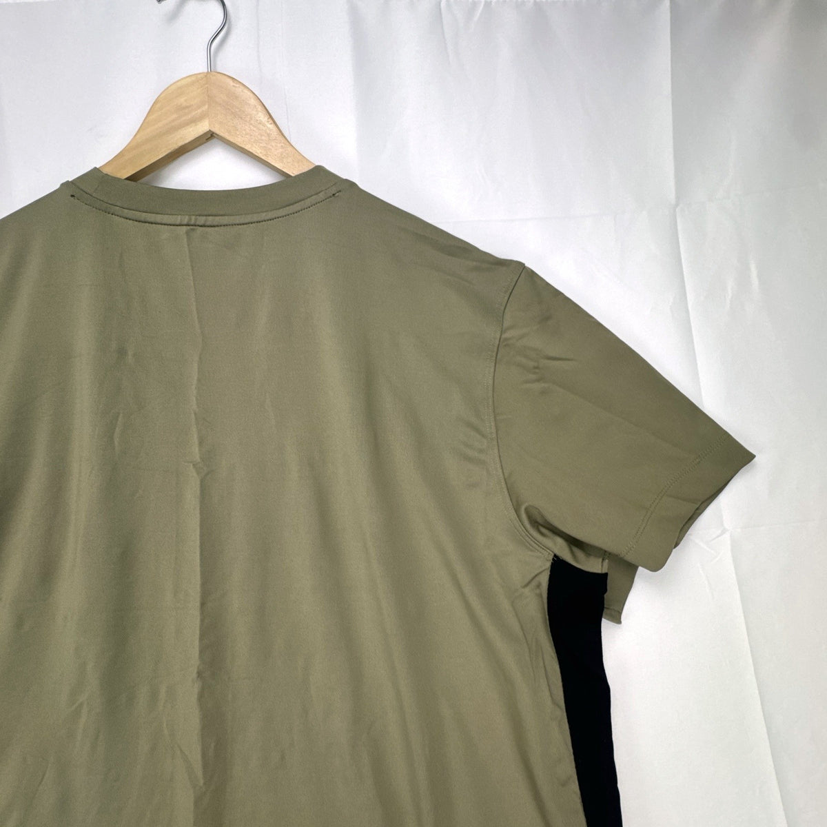 Men's adidas AEROREADY olive green training t-shirt with black side panels, size XL.