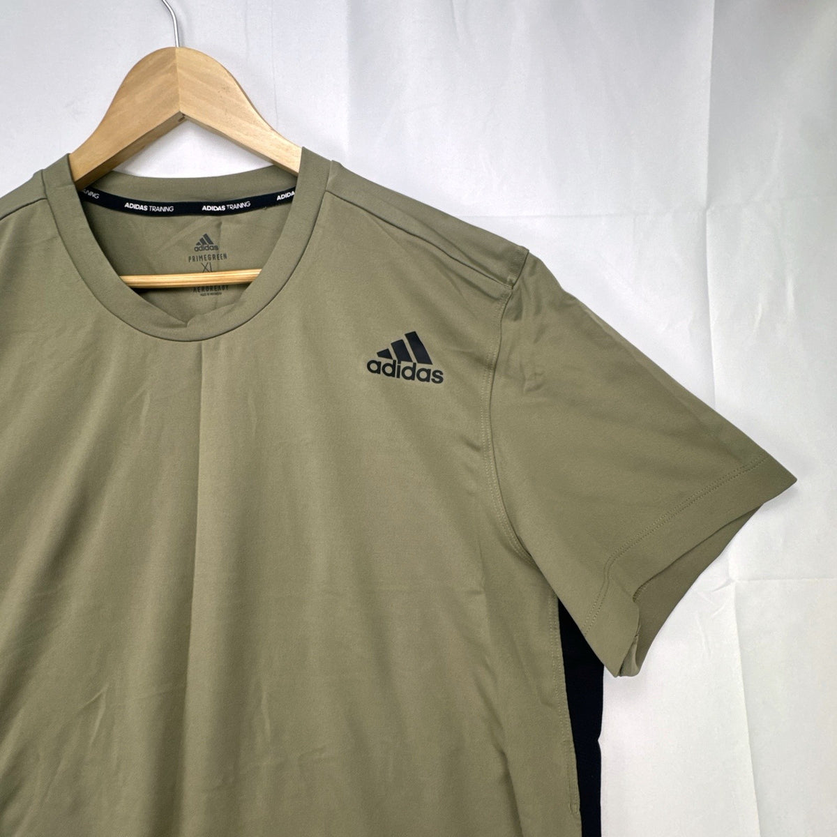 Men's adidas AEROREADY olive green training t-shirt with black side panels, size XL.