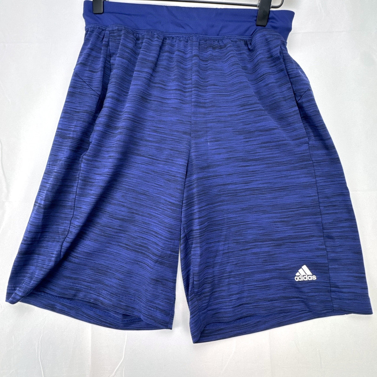 adidas heather blue Climalite athletic gym shorts in men's size small with side pockets