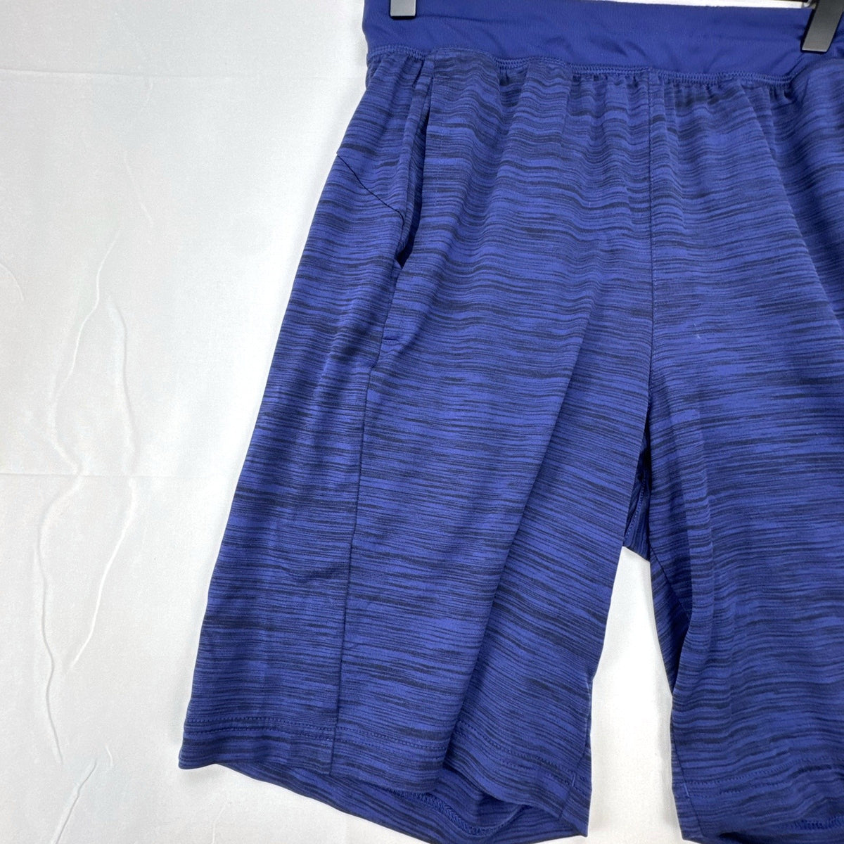 adidas heather blue Climalite athletic gym shorts in men's size small with side pockets
