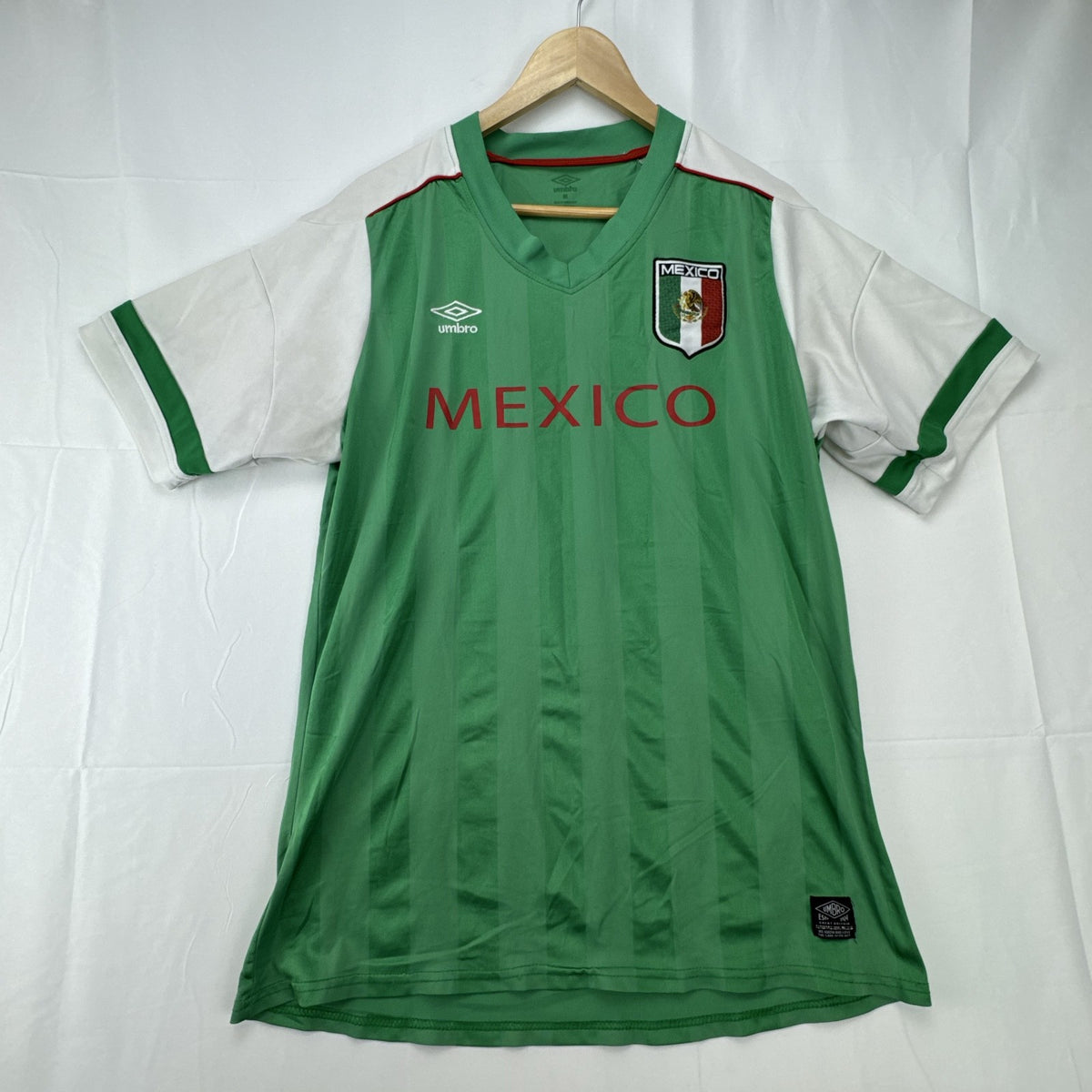 Umbro Mexico national team green striped soccer jersey for men in size XL