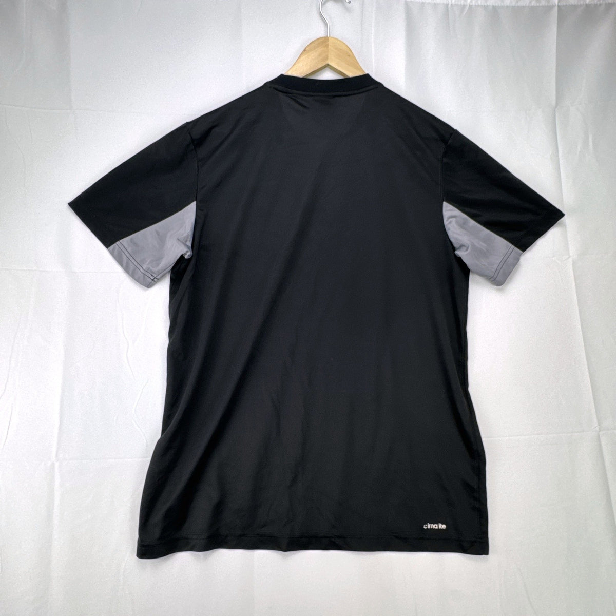 Men's adidas Climalite black and gray colorblock tennis t-shirt with 3-stripes sleeves in size Large