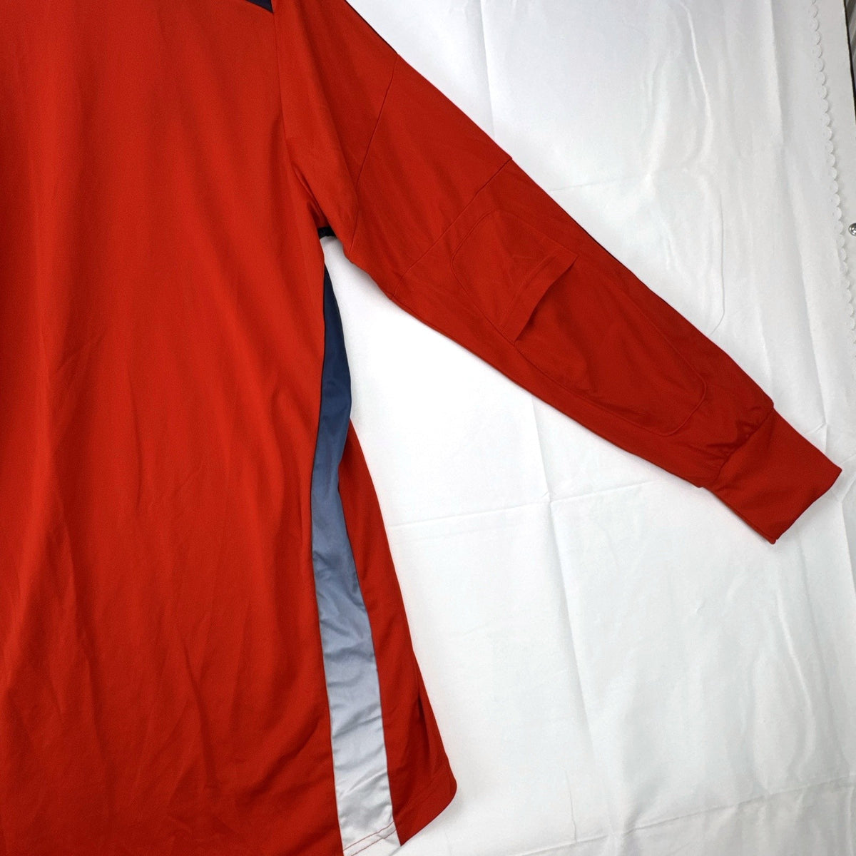 Red long sleeve adidas Onore 14 padded goalkeeper jersey in men's size XL