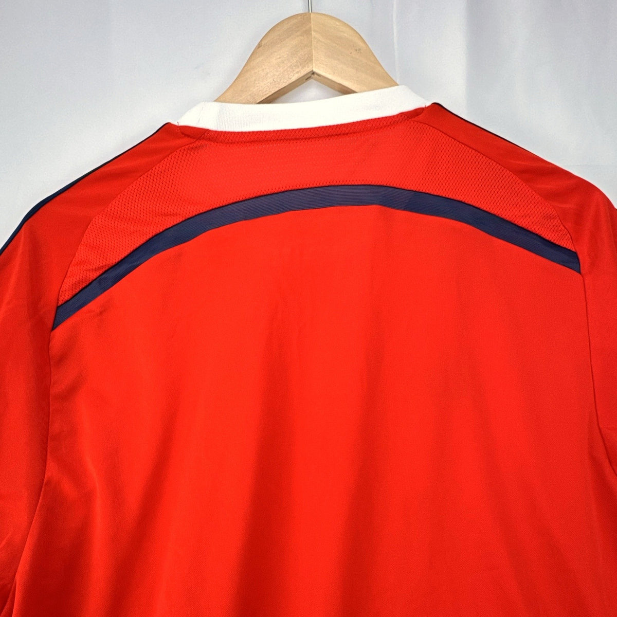 Red long sleeve adidas Onore 14 padded goalkeeper jersey in men's size XL