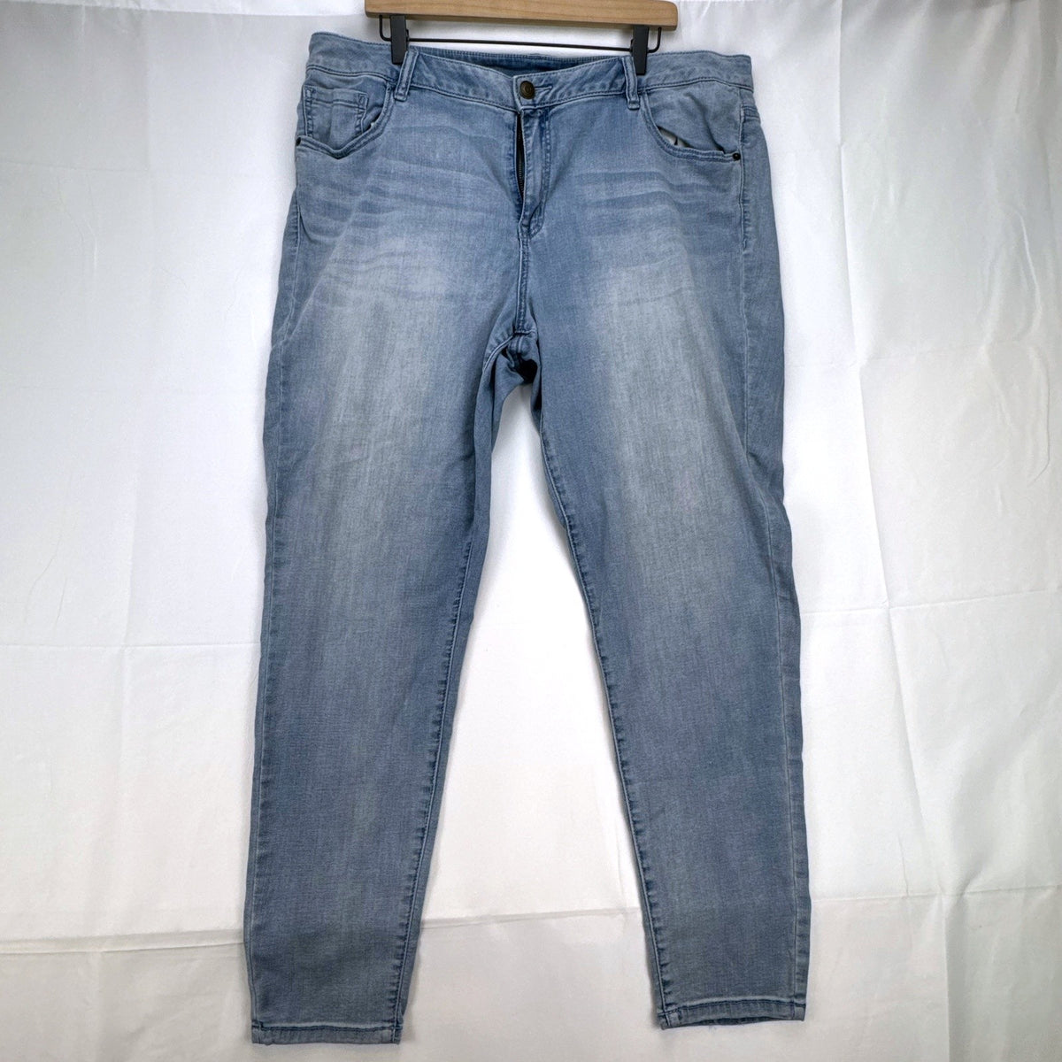 Lane Bryant Venezia women's plus size 24 light wash stretch skinny jeans