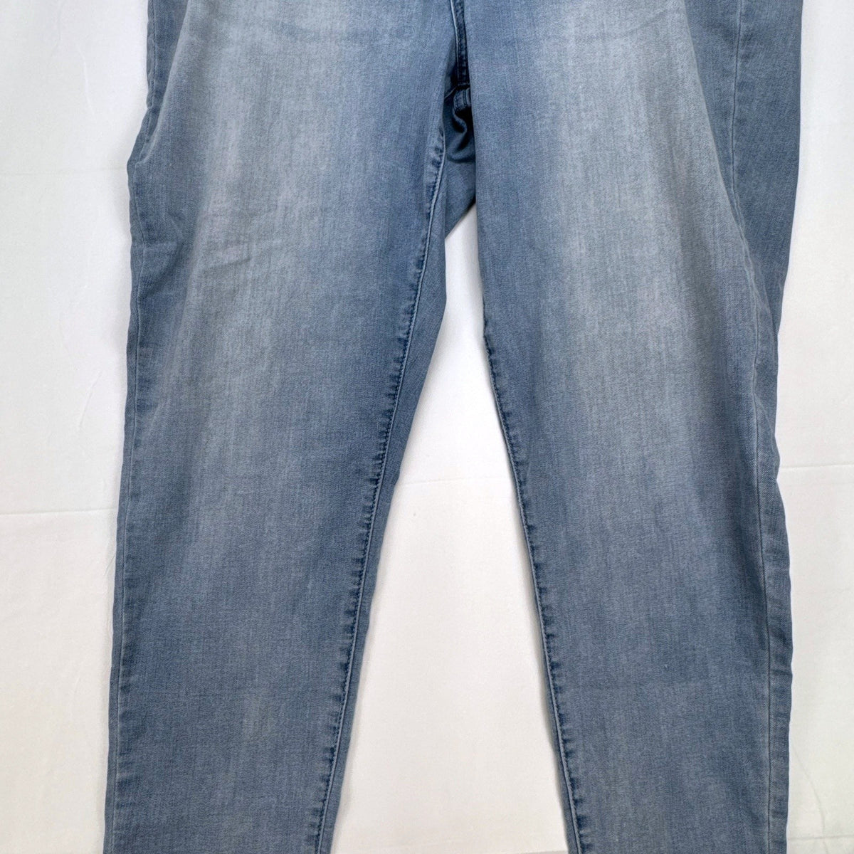 Lane Bryant Venezia women's plus size 24 light wash stretch skinny jeans