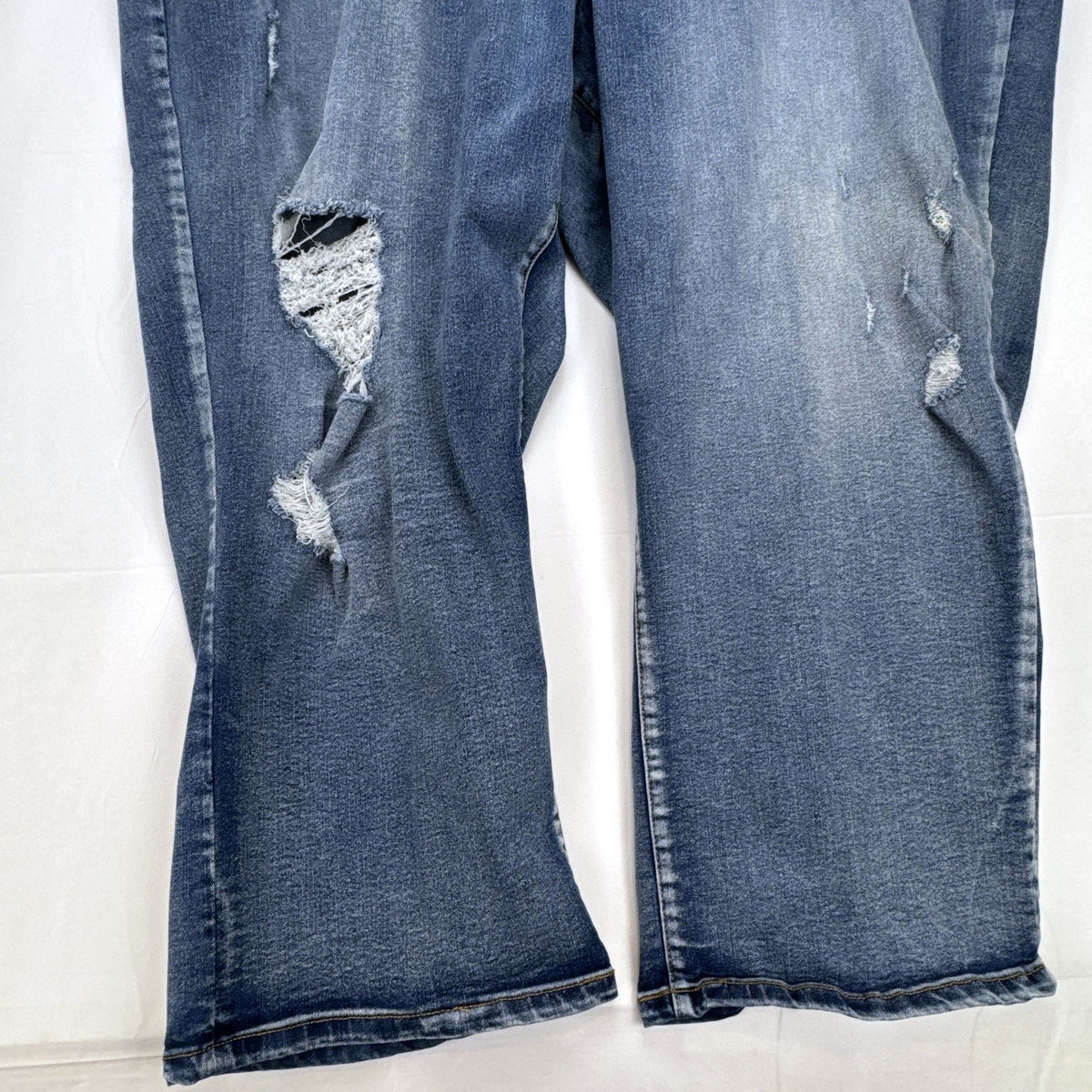 Lane Bryant plus size 24 medium wash distressed cropped blue denim jeans