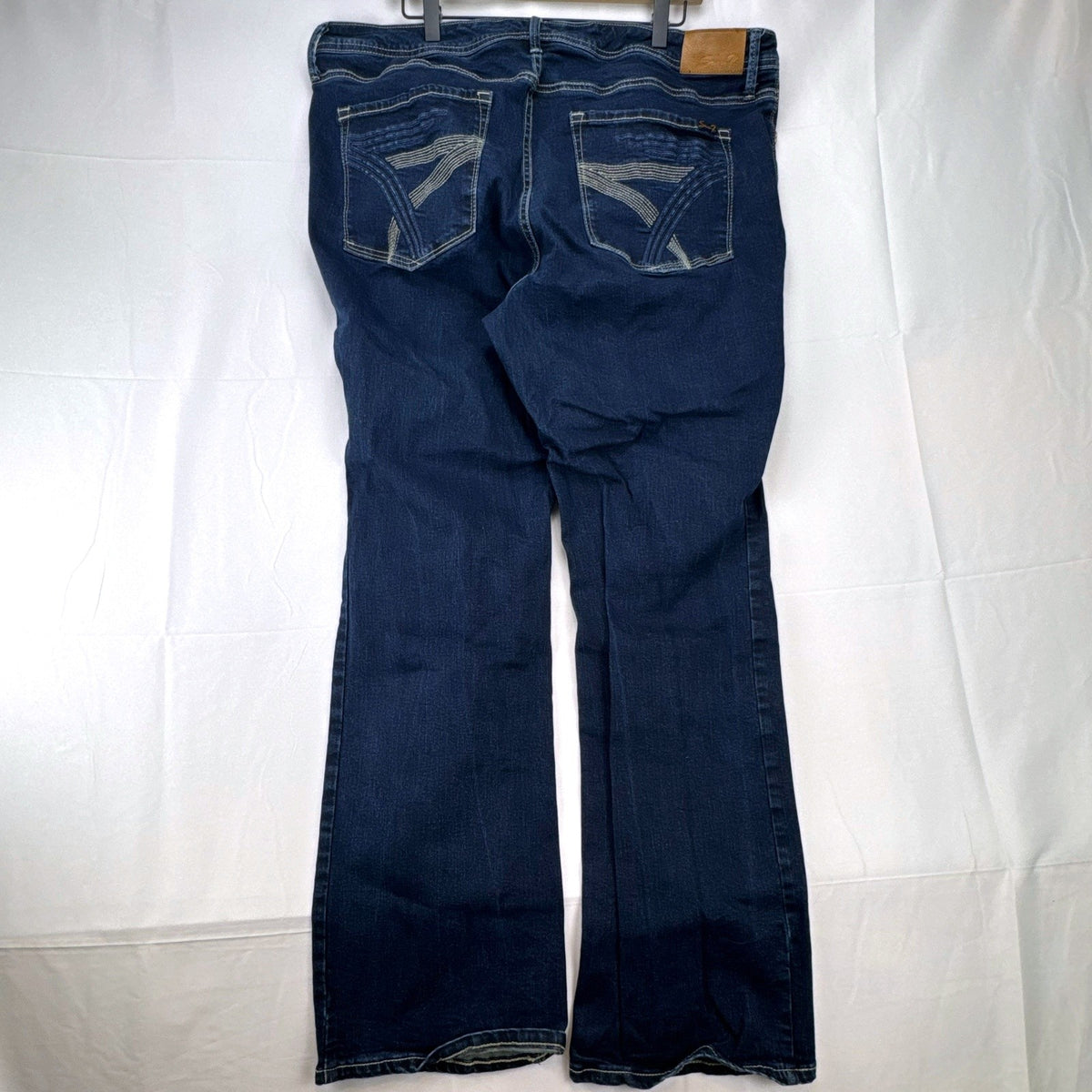 Seven7 women's plus size 22 dark wash stretch bootcut jeans with embroidered back pockets
