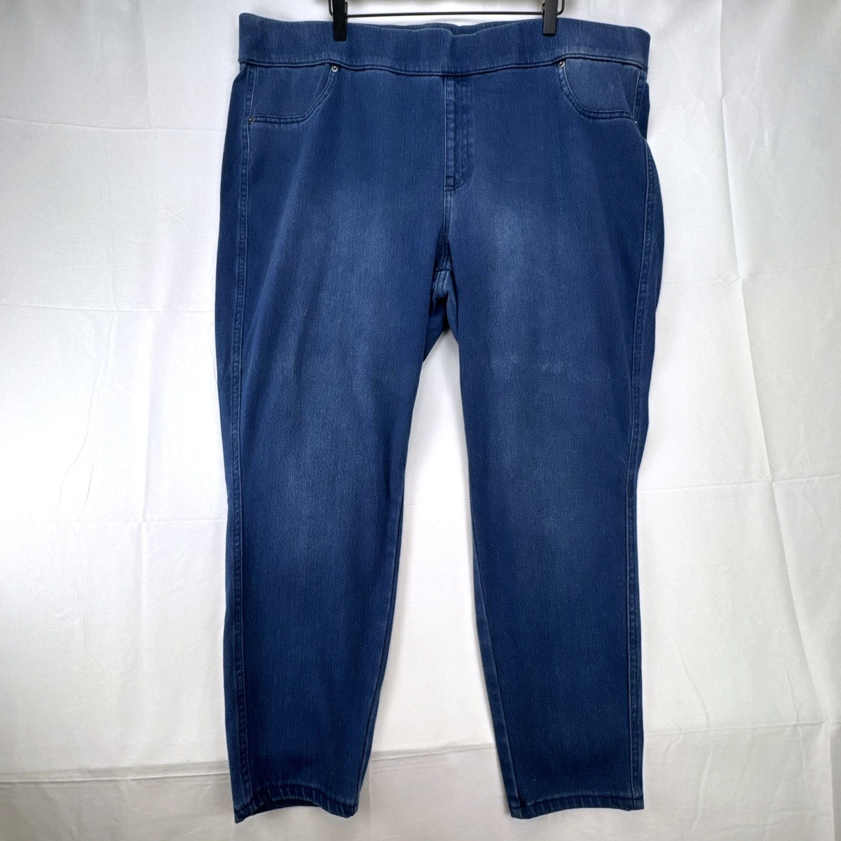 Unbranded women's plus size 3XL stretch denim pull-on jeggings in medium blue wash with elastic waist