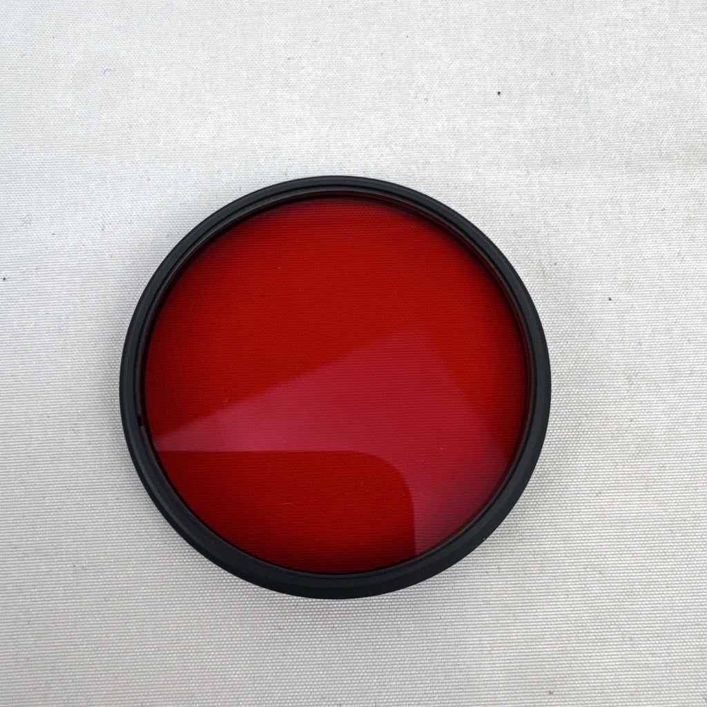 Hoya 52mm Red 25A coated camera lens filter in original plastic case