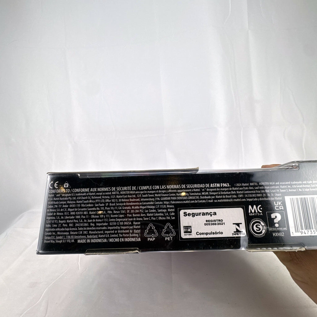 Mattel Monster High Monster Fest Lagoona Blue 11-inch fashion doll in original sealed box
