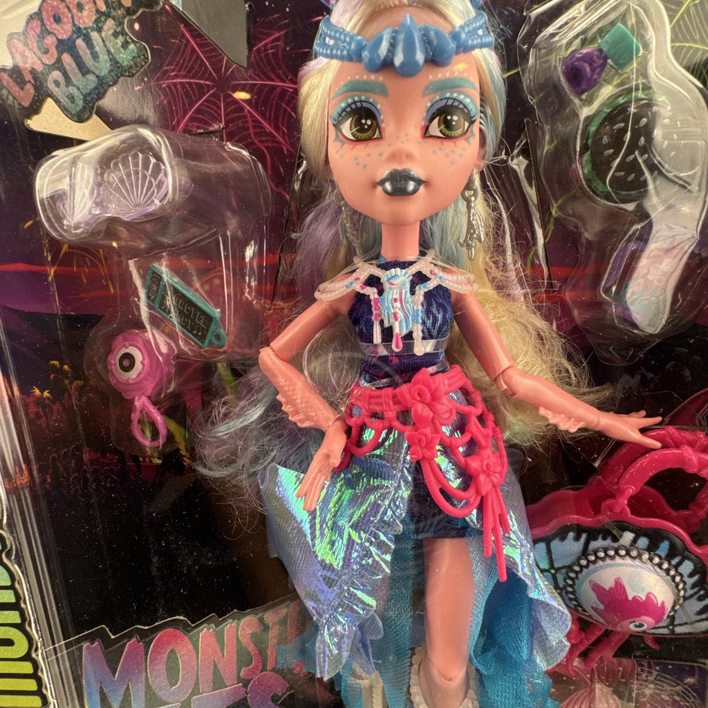 Mattel Monster High Monster Fest Lagoona Blue 11-inch fashion doll in original sealed box