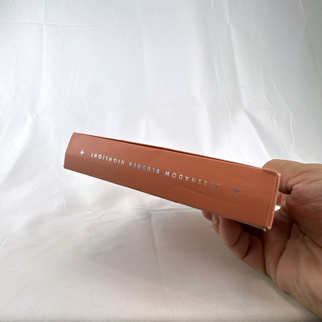 ROMCOM You're Lovely 117-color diamond crystal eyeshadow, blush, and highlighter makeup palette