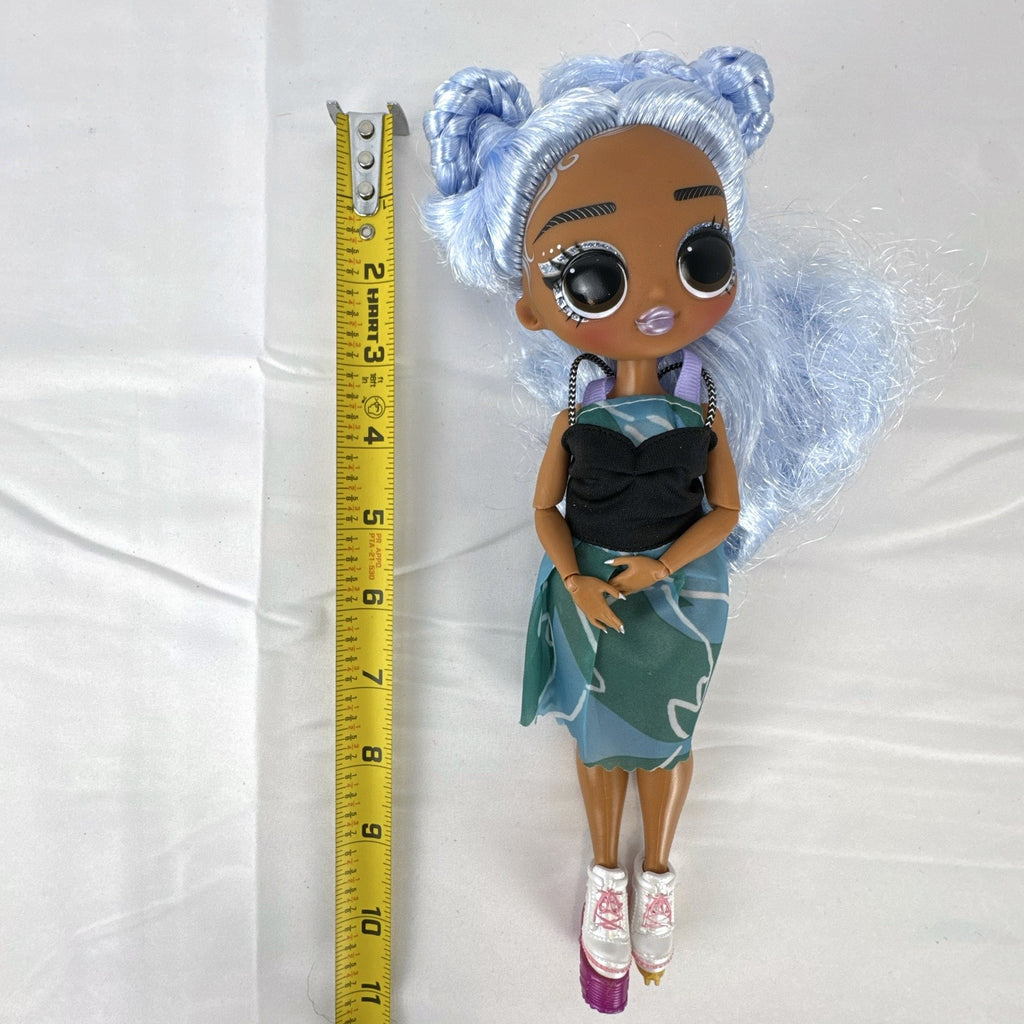MGA Entertainment LOL Surprise OMG Skatepark Q.T. 10-inch fashion doll with blue space buns and roller skates