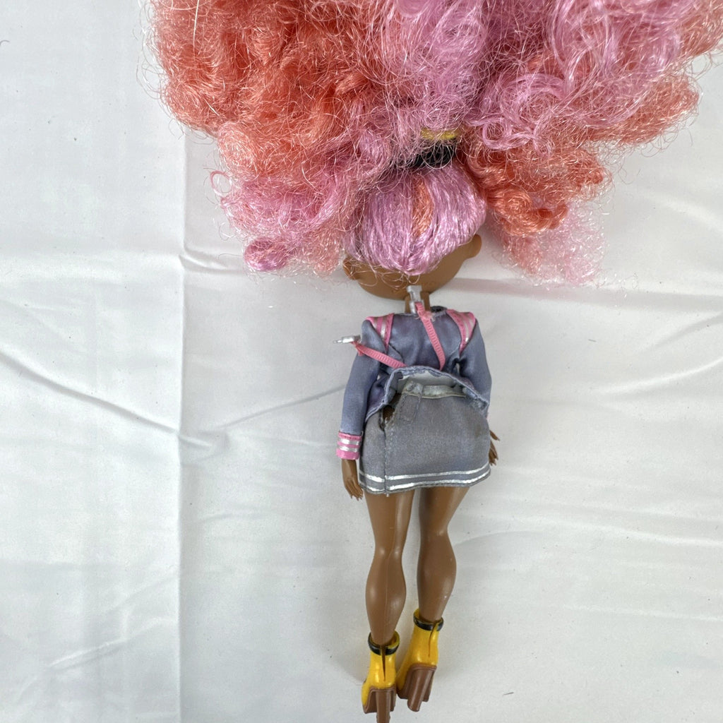 MGA Entertainment L.O.L. Surprise! O.M.G. Da Boss fashion doll with pink curly afro and yellow boots