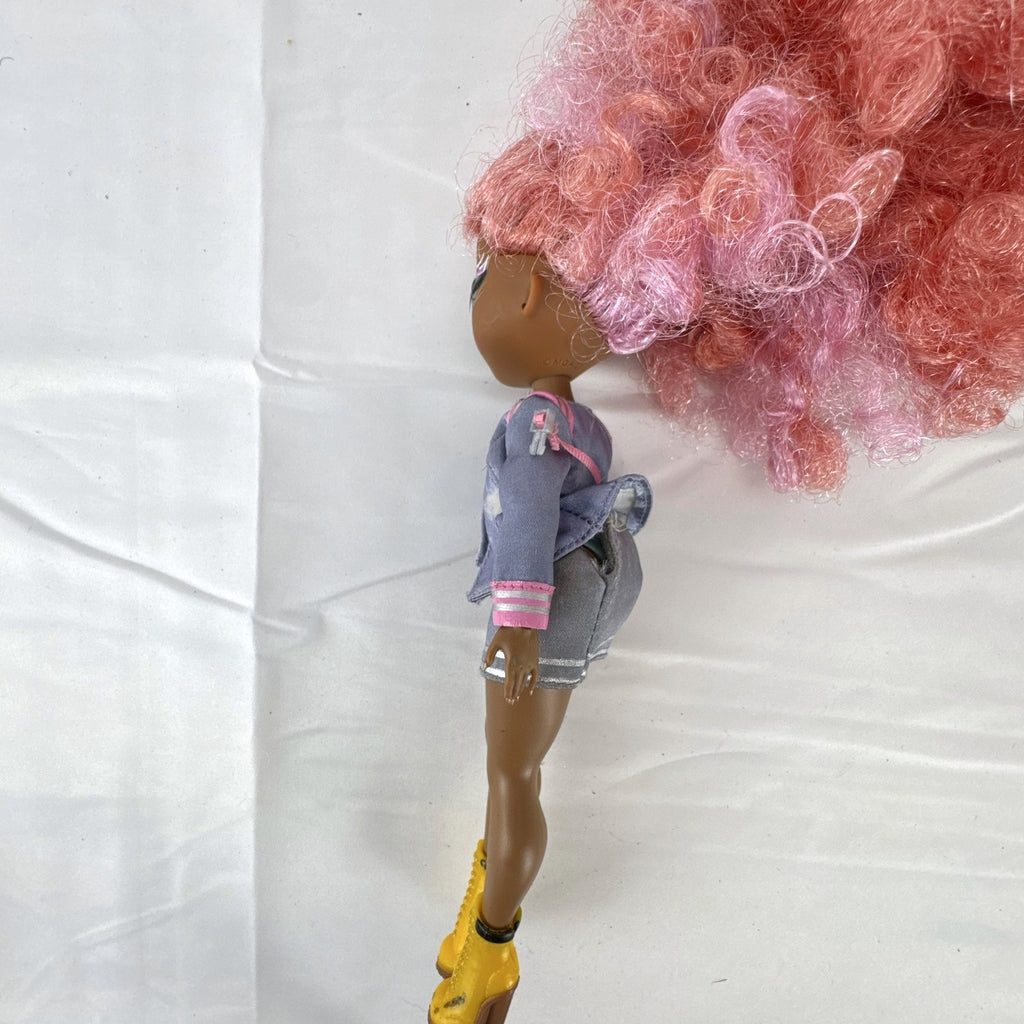 MGA Entertainment L.O.L. Surprise! O.M.G. Da Boss fashion doll with pink curly afro and yellow boots