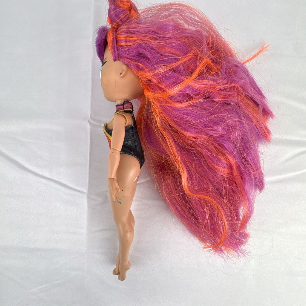 MGA L.O.L. Surprise! OMG Roller Chick fashion doll with straight pink hair and blue eyes
