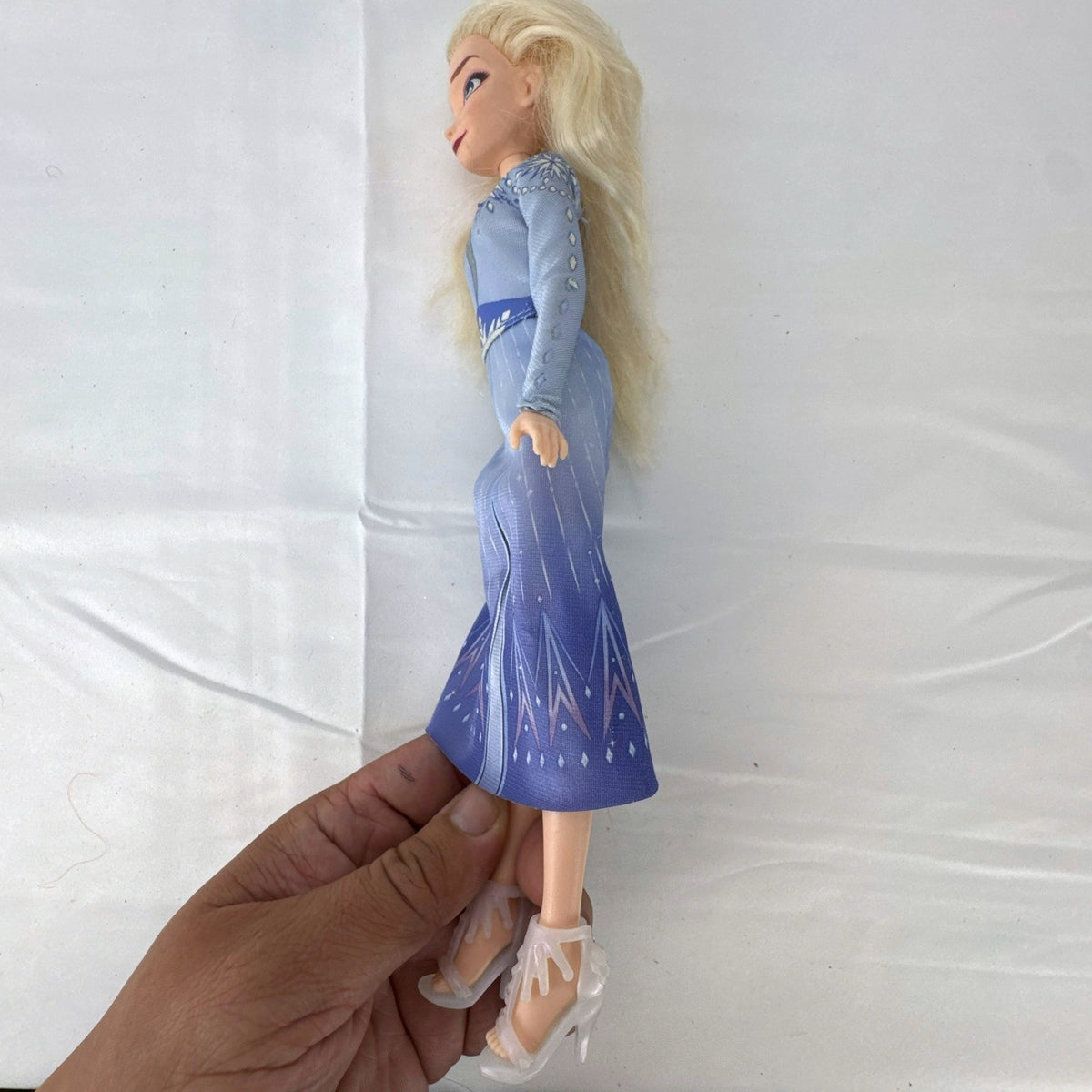 Hasbro Disney Frozen 2 Elsa 11-inch fashion doll wearing blue patterned travel dress and boots