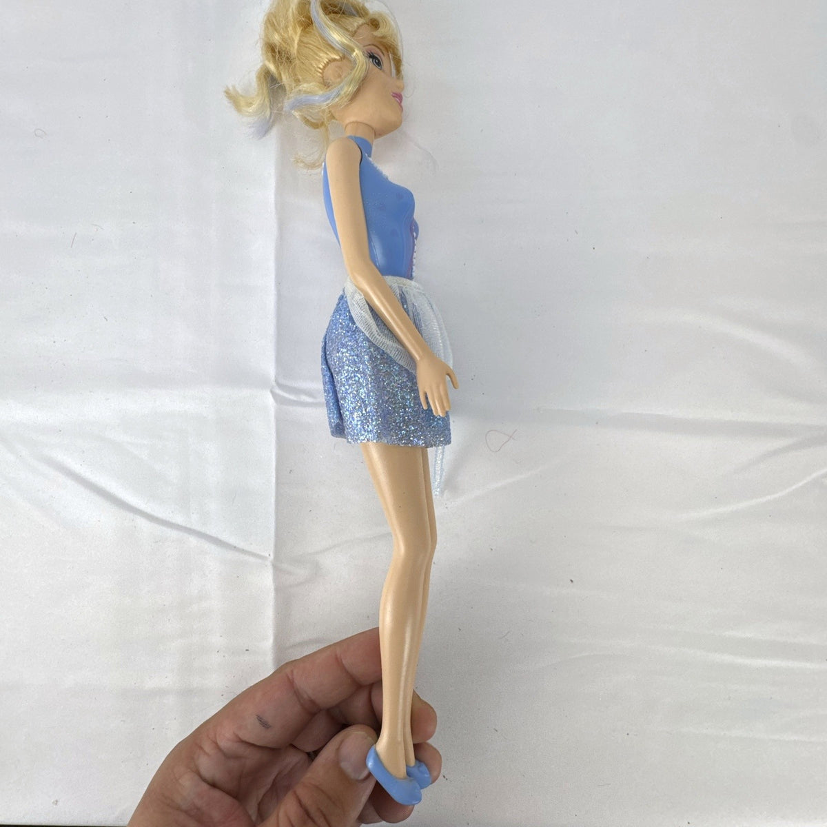 Mattel 2005 Disney Princess Cinderella ballerina fashion doll with molded blue bodice and glitter tutu