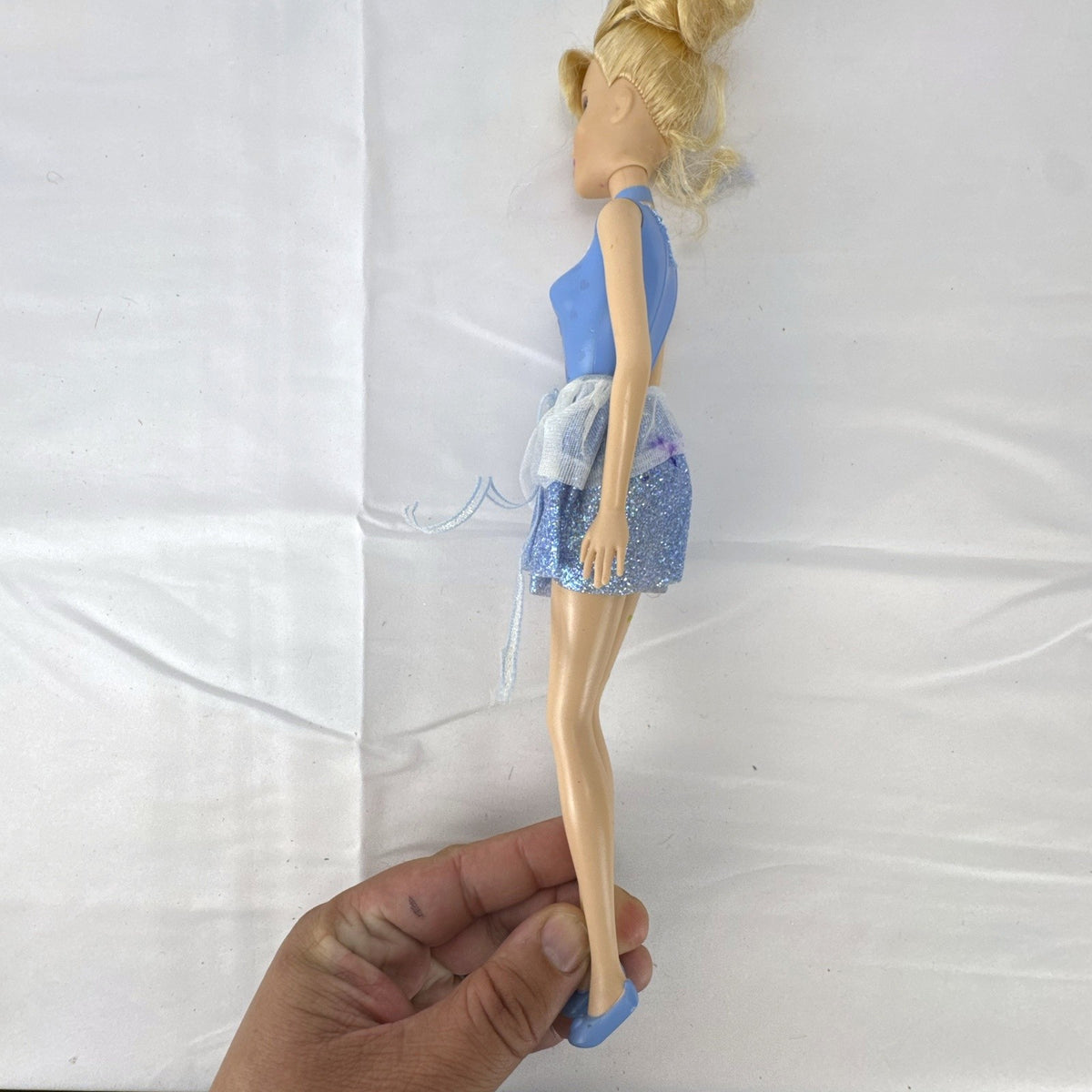 Mattel 2005 Disney Princess Cinderella ballerina fashion doll with molded blue bodice and glitter tutu