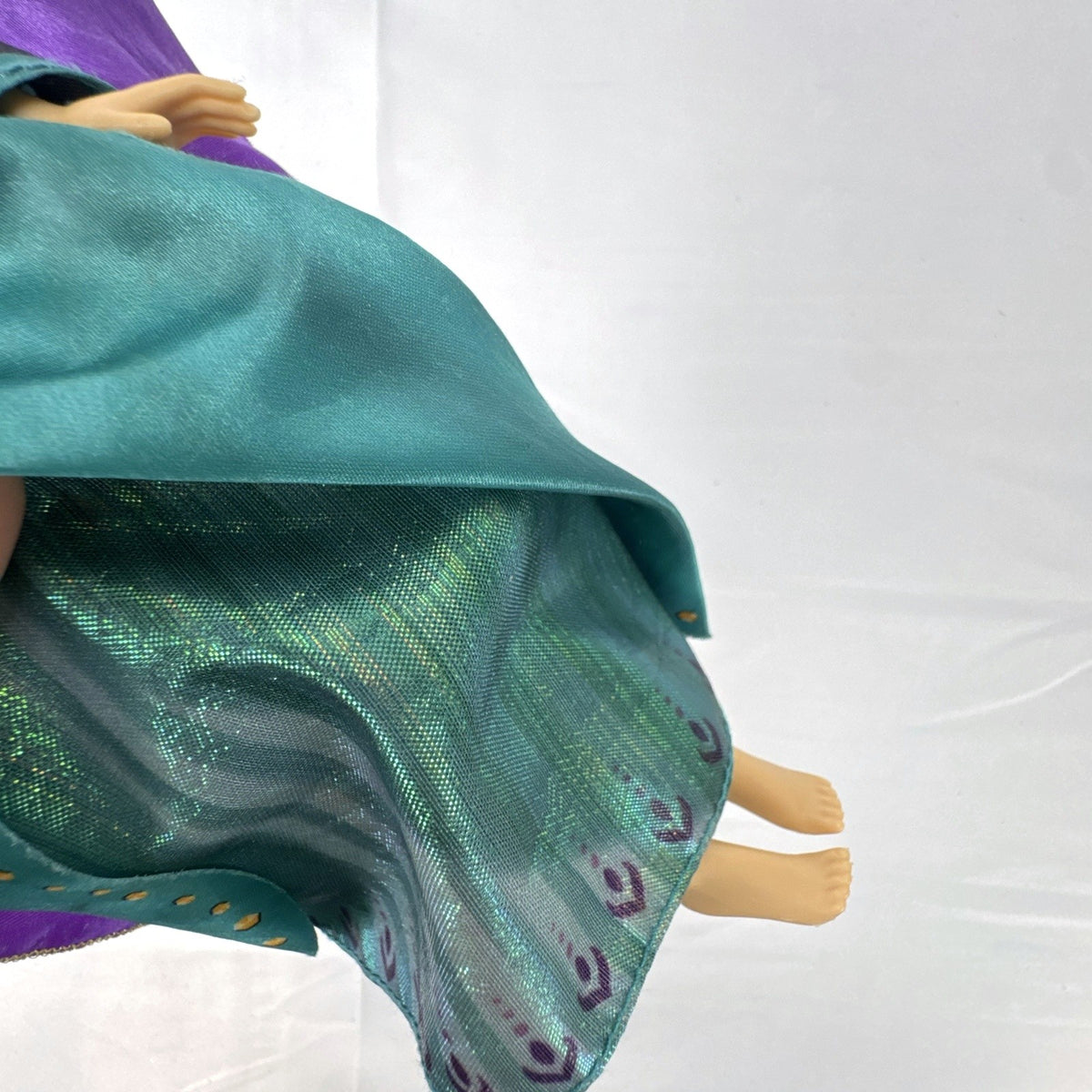 Hasbro Disney Frozen 2 Queen Anna 11-inch fashion doll in coronation gown with purple cape