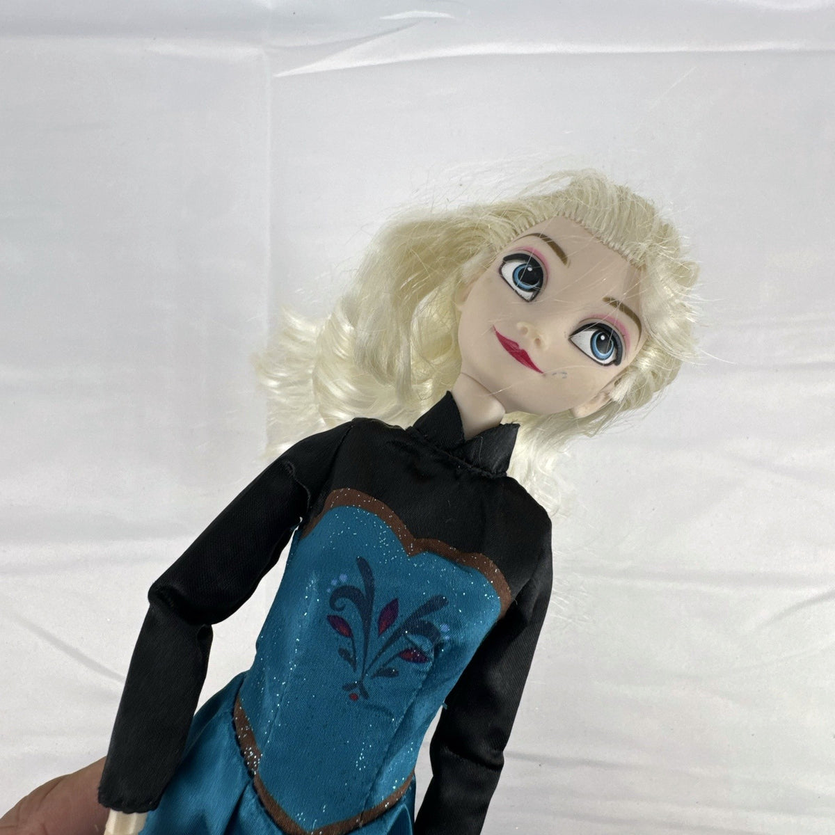 Disney Store 12-inch Elsa Classic Doll in green coronation gown with blonde hair