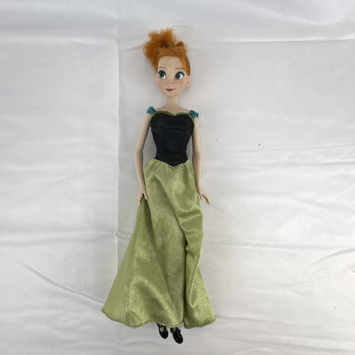 Disney Frozen Princess Anna 11-inch fashion doll in green coronation dress and black shoes