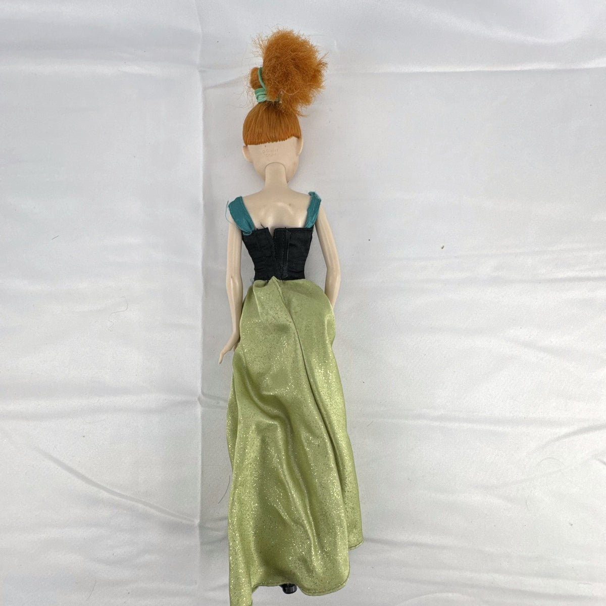 Disney Frozen Princess Anna 11-inch fashion doll in green coronation dress and black shoes