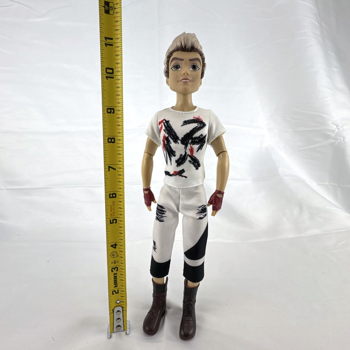Hasbro Disney Descendants Carlos 11-inch articulated fashion doll in original outfit and boots