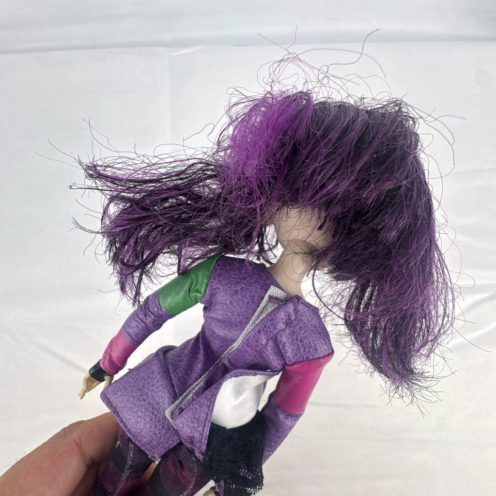 Hasbro Disney Descendants Mal 11-inch articulated doll with purple hair in Isle of the Lost outfit