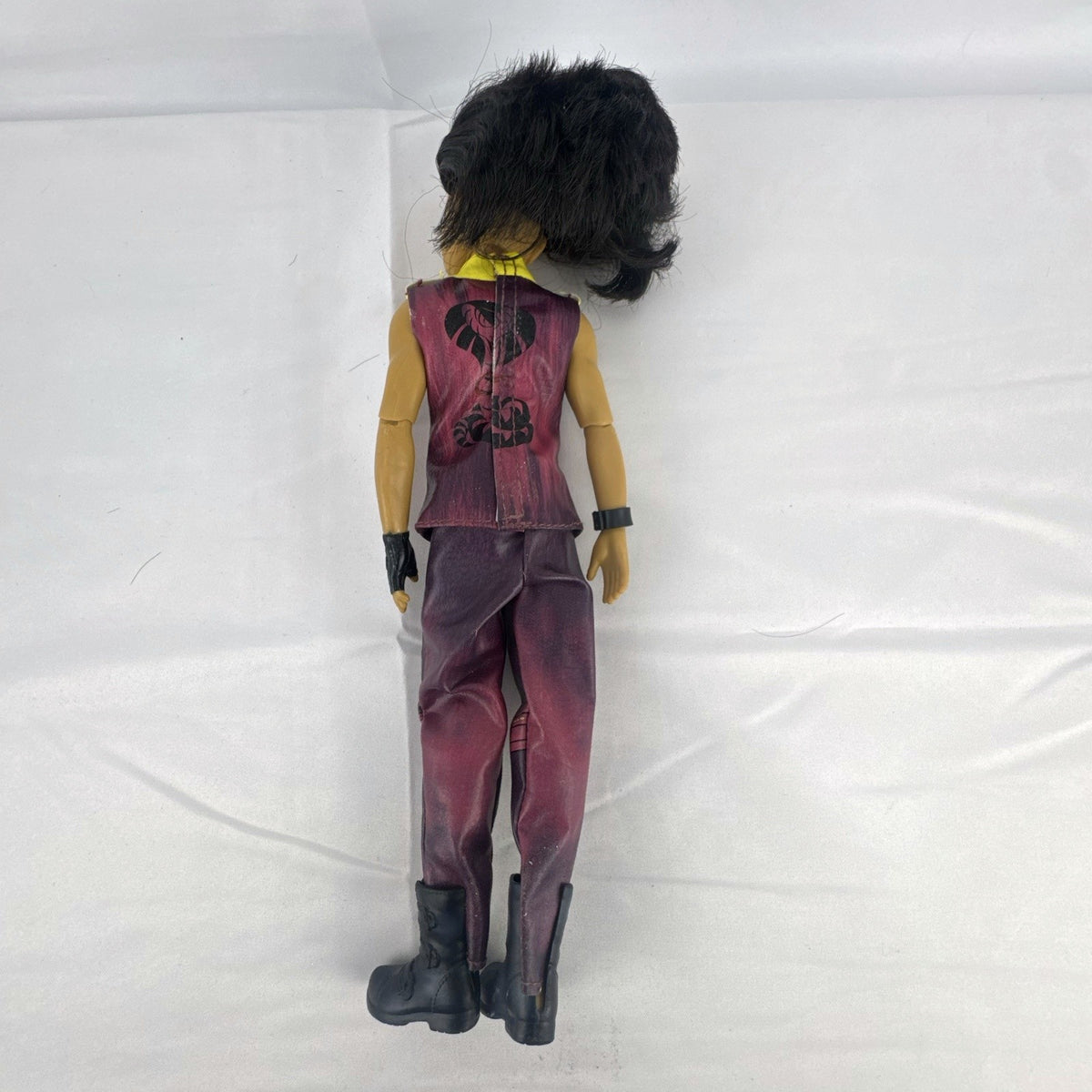 Hasbro Disney Descendants Jay 11-inch articulated fashion doll in Isle of the Lost cobra vest