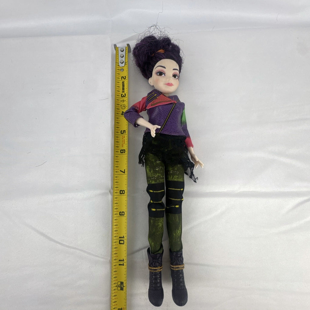 Hasbro Disney Descendants 11-inch Mal fashion doll in signature purple Isle of the Lost outfit