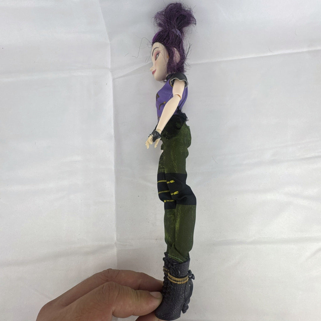 Hasbro Disney Descendants Mal 11-inch articulated fashion doll with purple hair in Isle of the Lost outfit