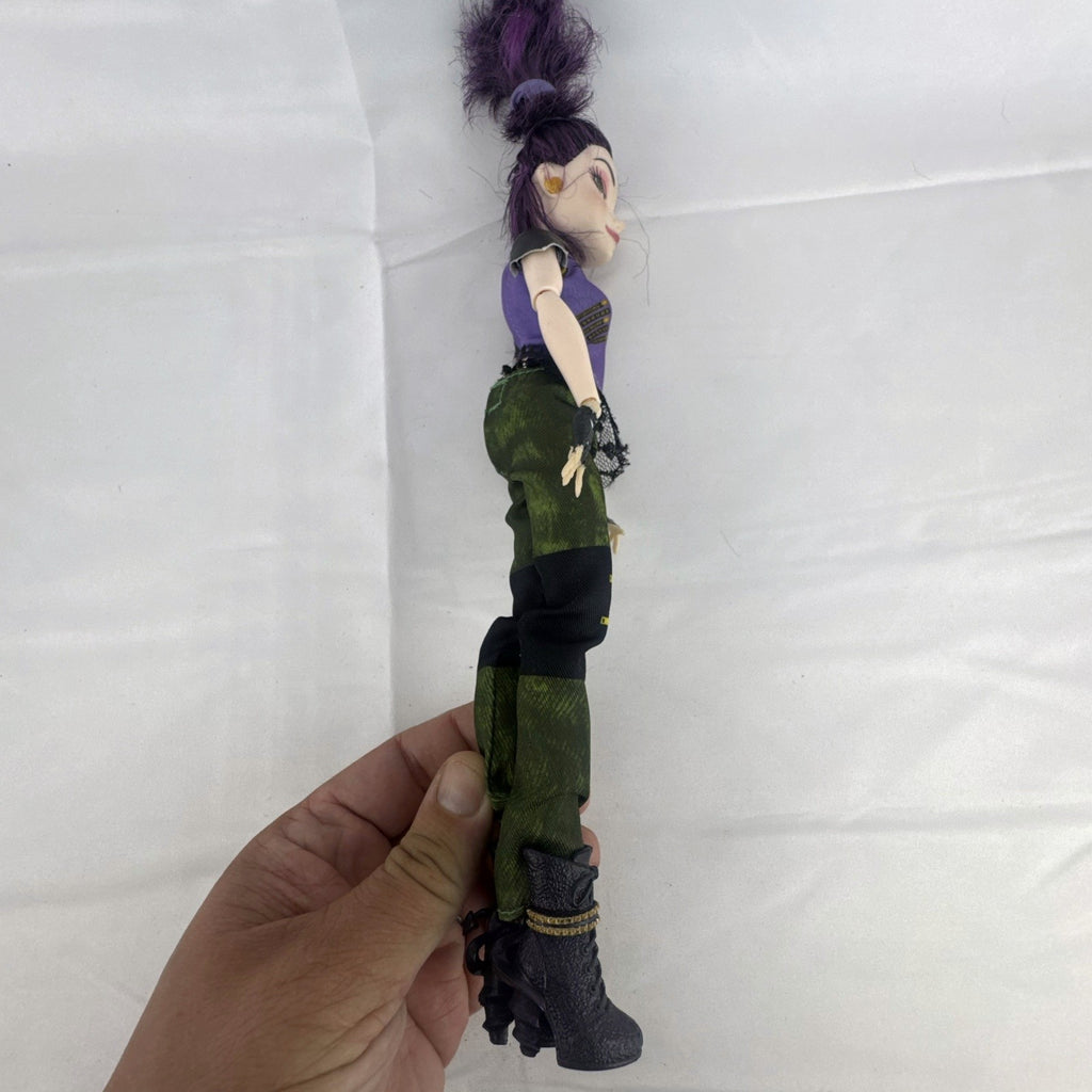 Hasbro Disney Descendants Mal 11-inch articulated fashion doll with purple hair in Isle of the Lost outfit