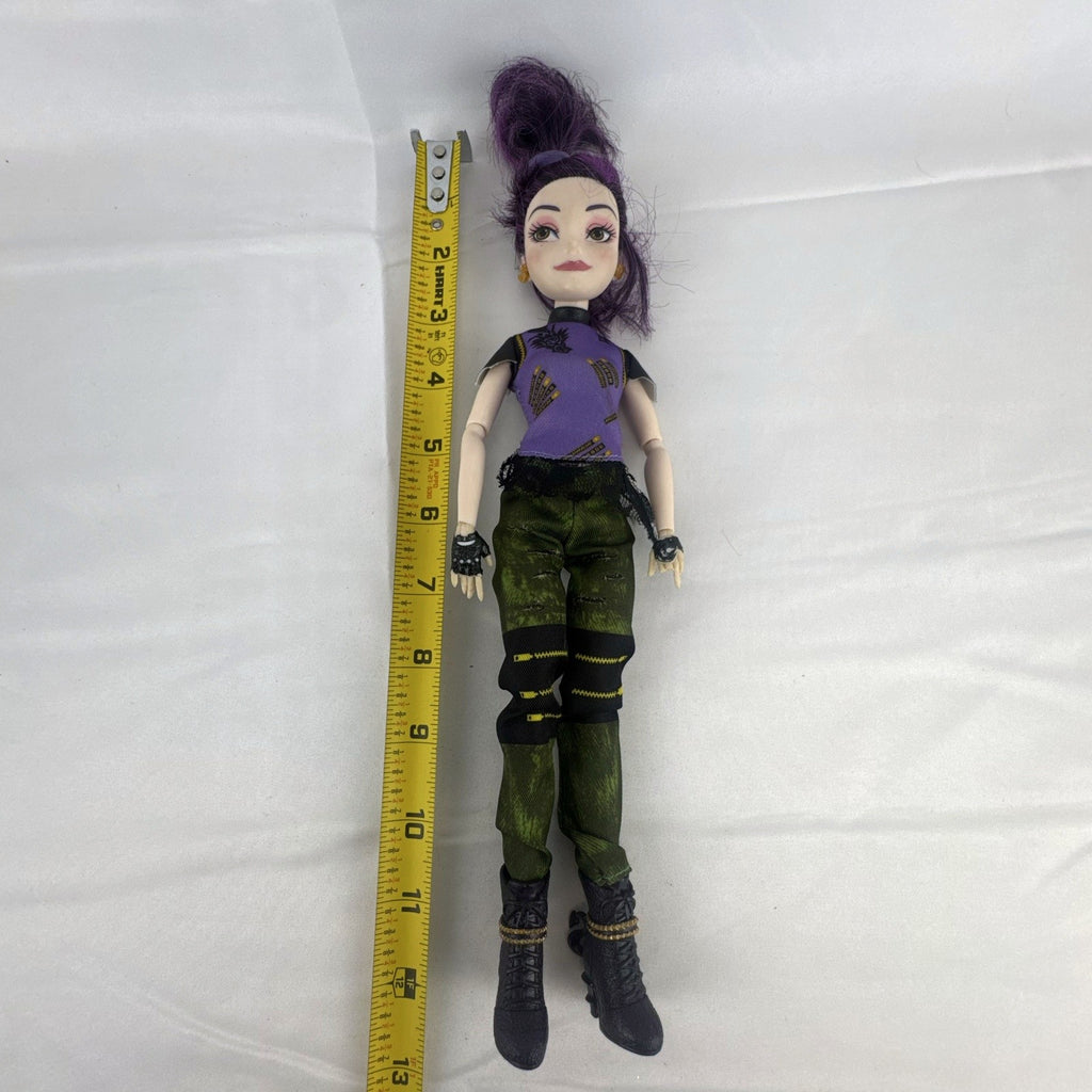 Hasbro Disney Descendants Mal 11-inch articulated fashion doll with purple hair in Isle of the Lost outfit