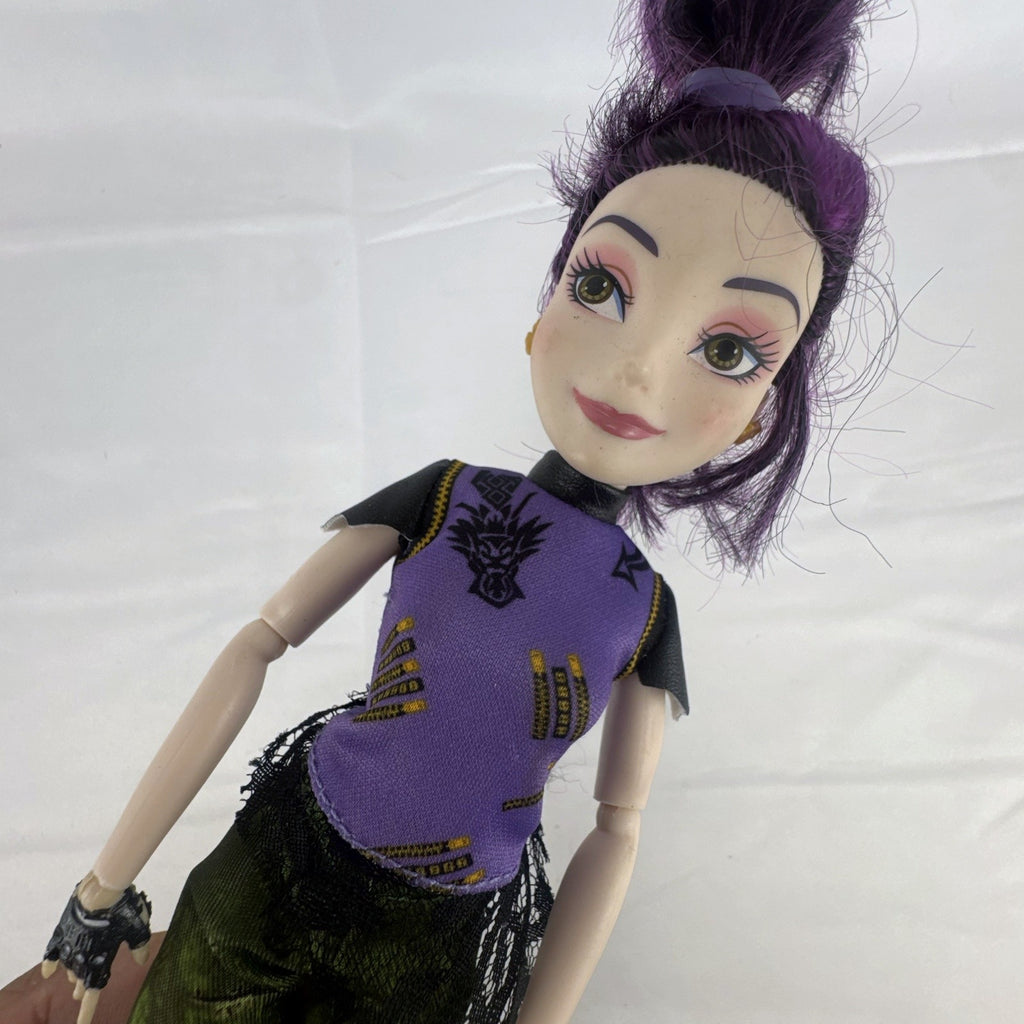 Hasbro Disney Descendants Mal 11-inch articulated fashion doll with purple hair in Isle of the Lost outfit