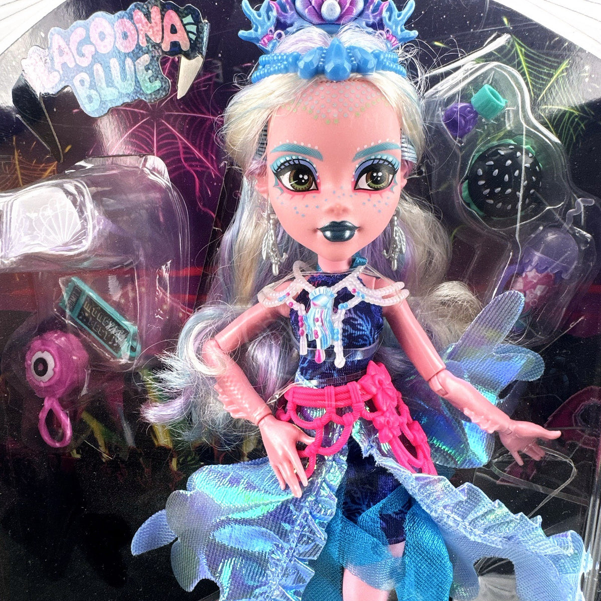 Mattel Monster High Monster Fest Lagoona Blue articulated fashion doll in original unopened packaging