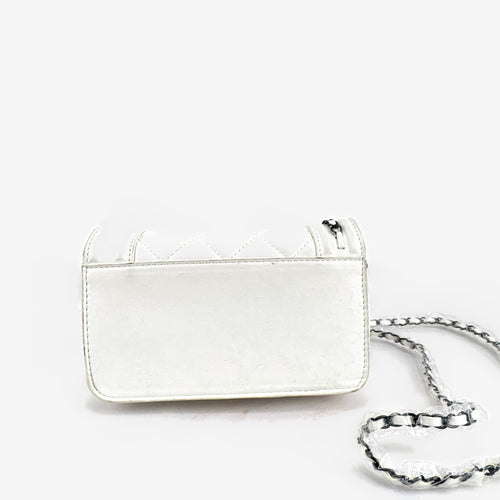 Badgley Mischka white quilted faux leather crossbody bag with gunmetal chain strap