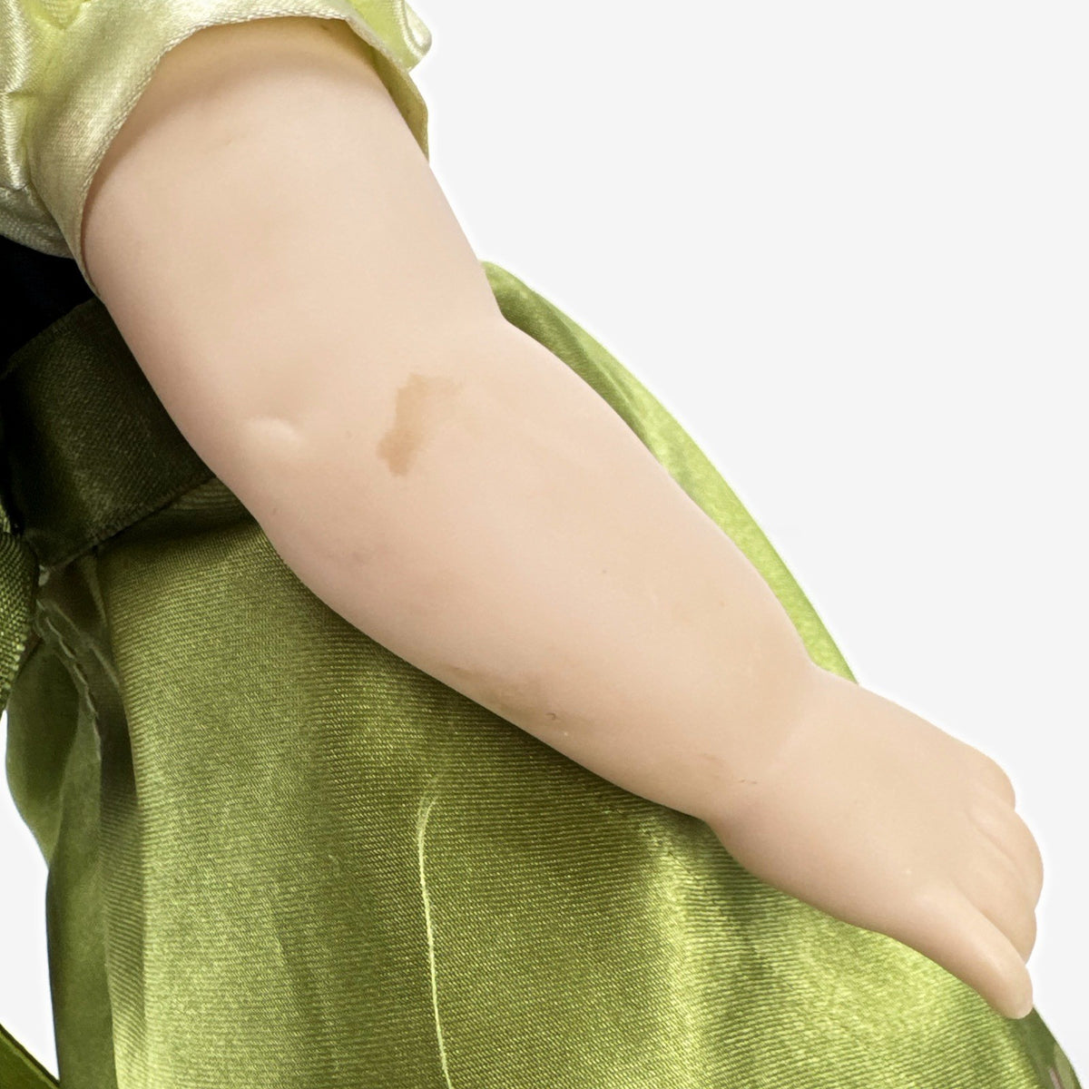 Disney Animators' Collection 16-inch Anna vinyl doll in green dress