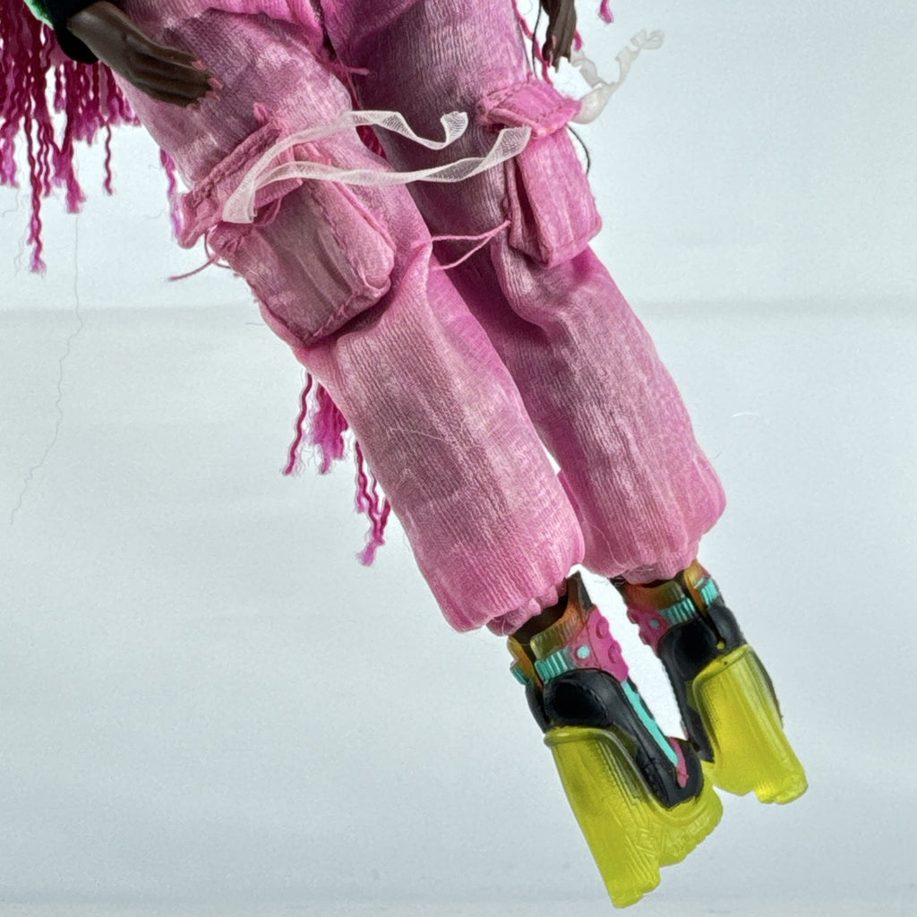 MGA LOL Surprise OMG Virtuelle 10-inch fashion doll with long neon pink micro-braided hair and dance outfit