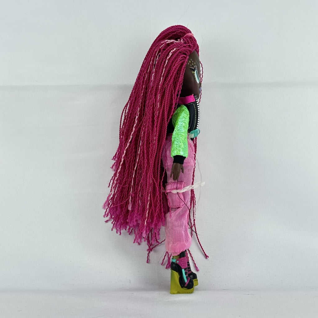 MGA LOL Surprise OMG Virtuelle 10-inch fashion doll with long neon pink micro-braided hair and dance outfit