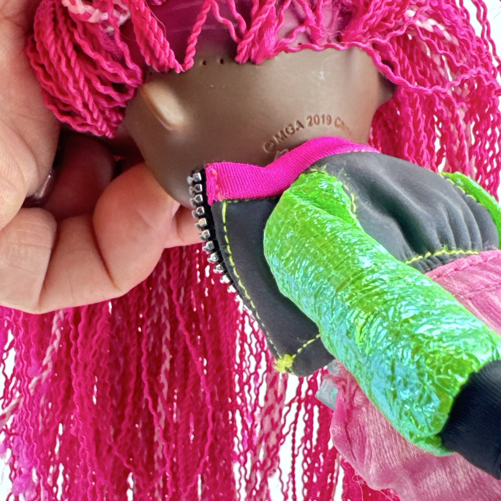 MGA LOL Surprise OMG Virtuelle 10-inch fashion doll with long neon pink micro-braided hair and dance outfit