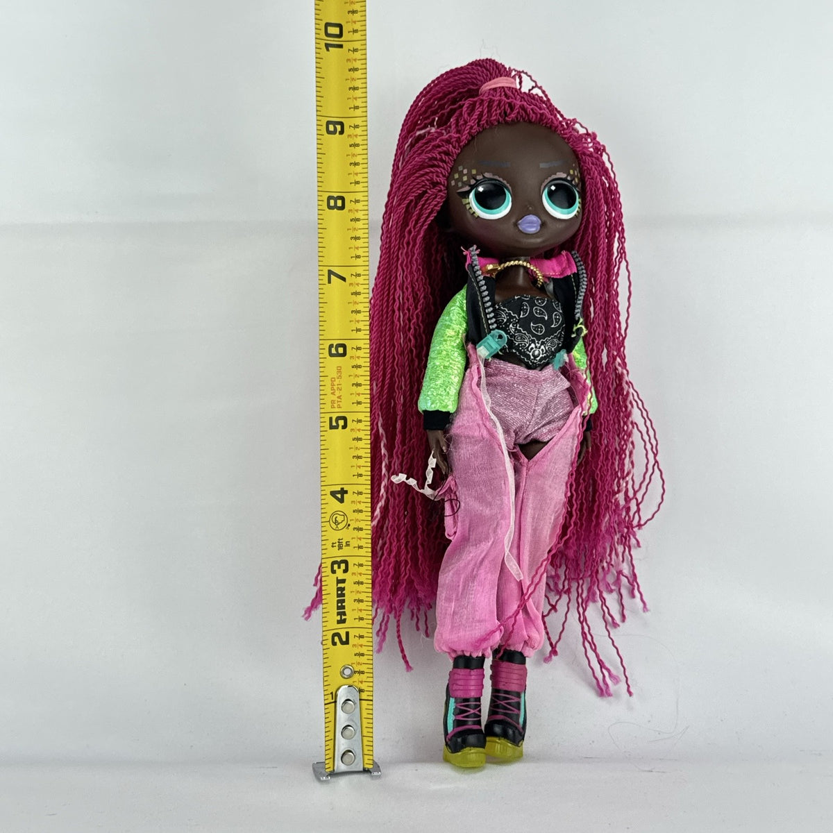MGA LOL Surprise OMG Virtuelle 10-inch fashion doll with long neon pink micro-braided hair and dance outfit