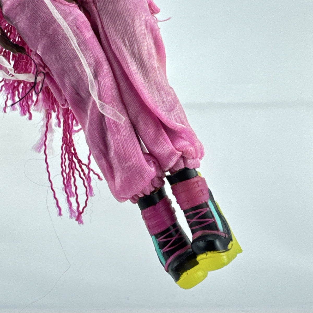 MGA LOL Surprise OMG Virtuelle 10-inch fashion doll with long neon pink micro-braided hair and dance outfit