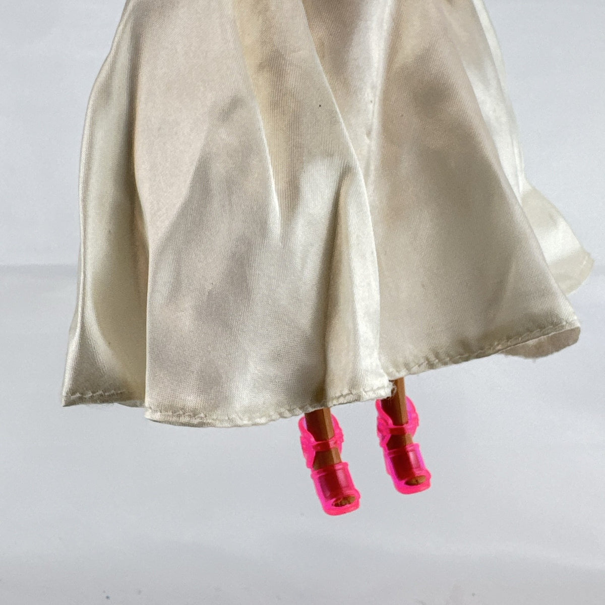 1998 Mattel Barbie doll in white satin and lace bridal wedding gown with blonde hair
