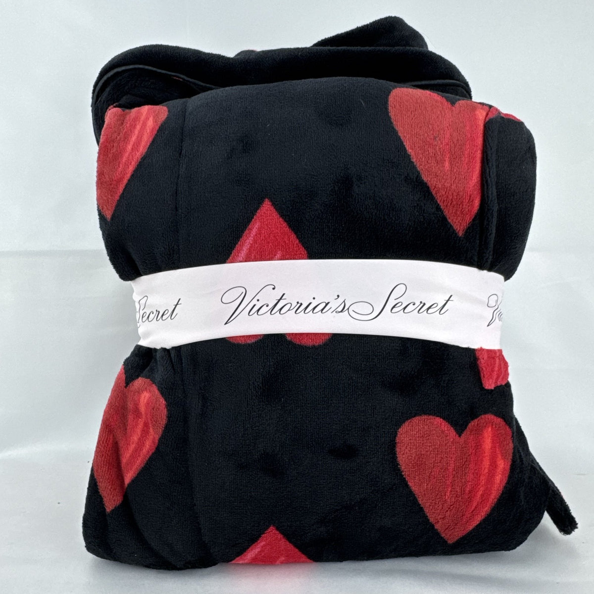 Victoria's Secret women's short plush fleece robe in black with red heart print, size XL/XXL