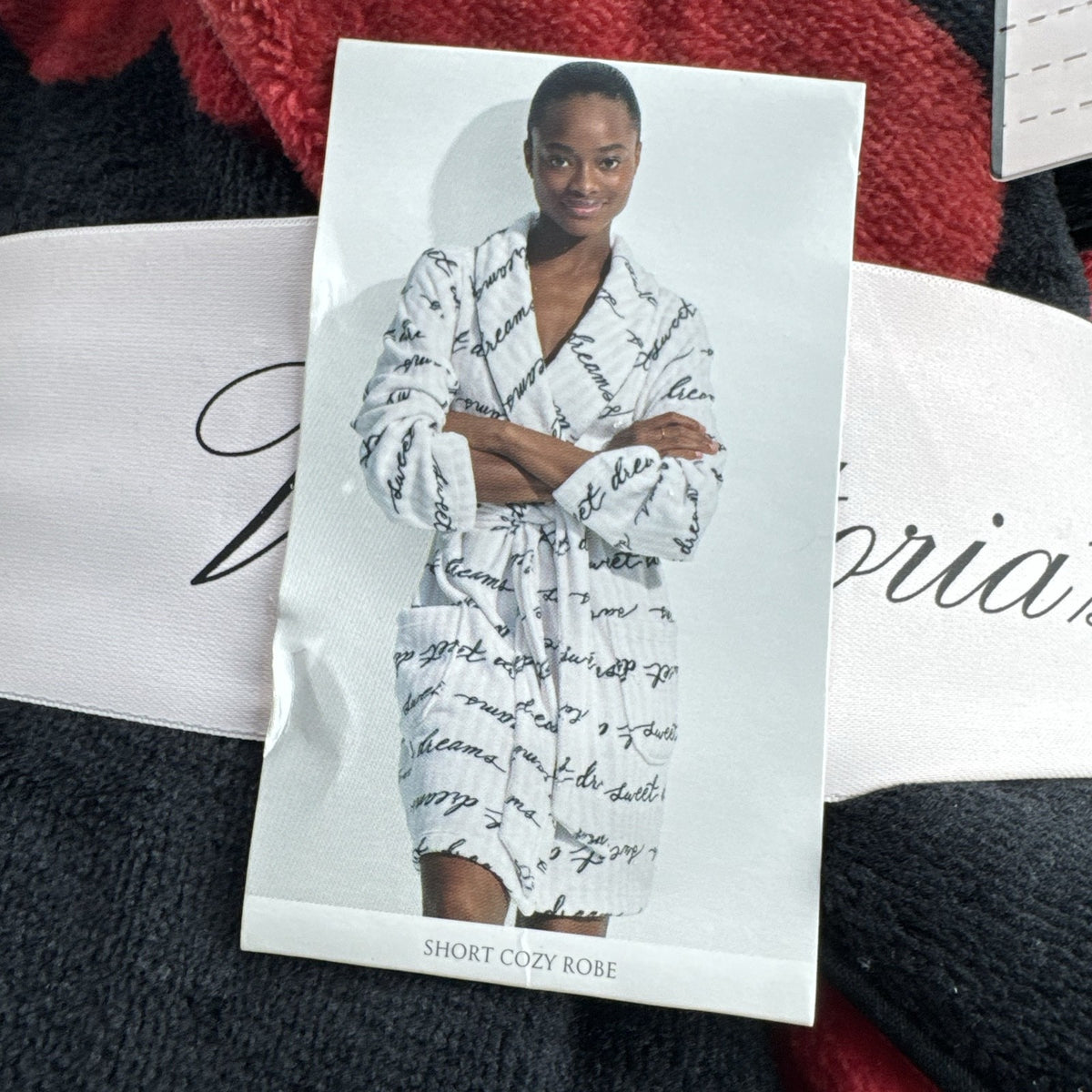 Victoria's Secret women's short plush fleece robe in black with red heart print, size XL/XXL