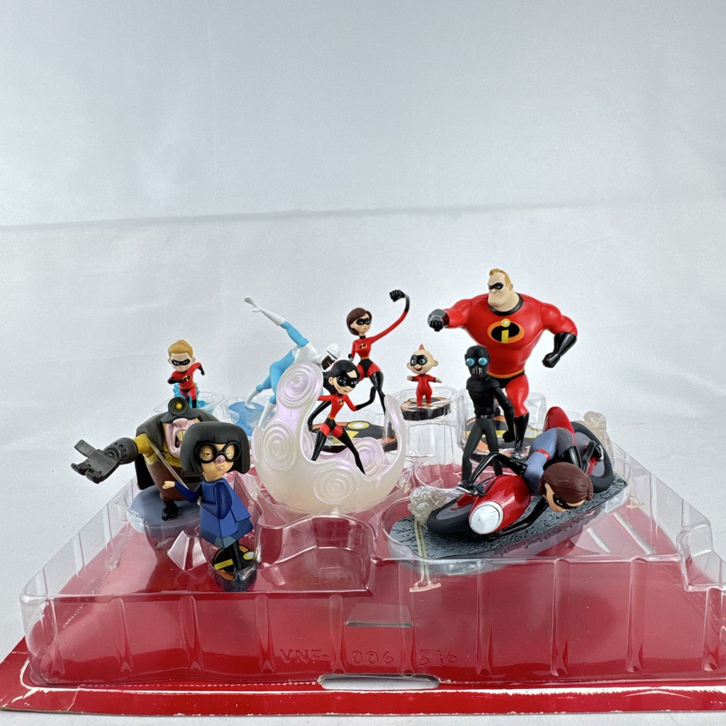 Disney Store Pixar Incredibles 2 deluxe 10-piece PVC figurine playset in original packaging tray